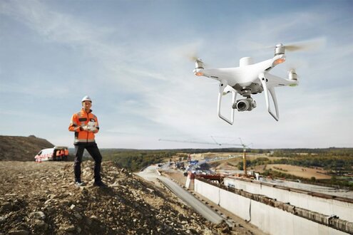 Drone che riprende un cantiere stradale dall’alto
