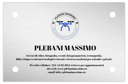 Drone in volo che riprende un paesaggio lombardo al tramonto