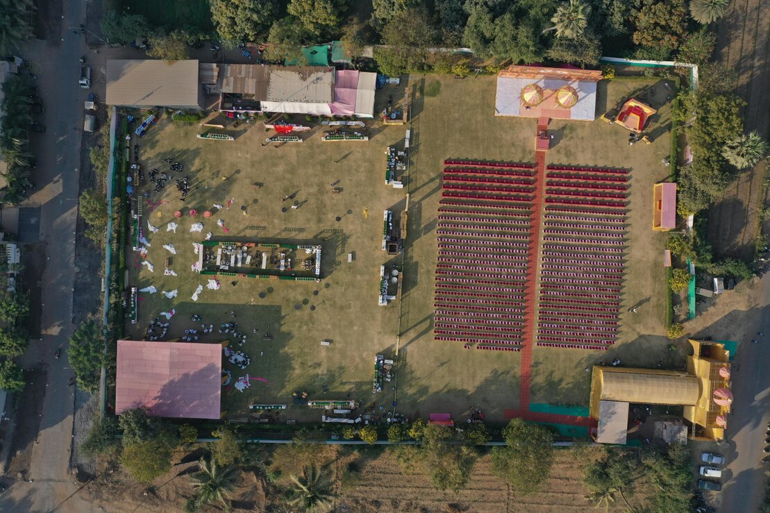 Riprese aeree con drone durante un matrimonio all’aperto